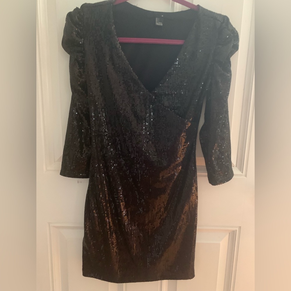 Prettiest little short sequins dress